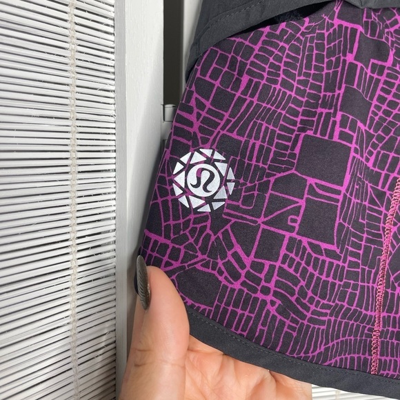 Lululemon Speed Short 2016 SeaWheeze Grid Map Size 6 Collector Item NWT - Picture 4 of 8
